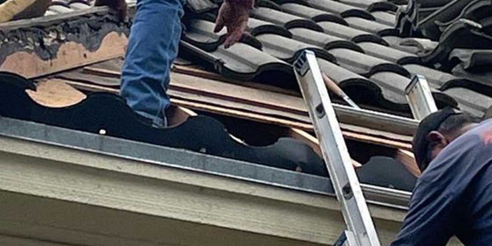 Spartan Roofing and Siding - Residential roof replacement serivces